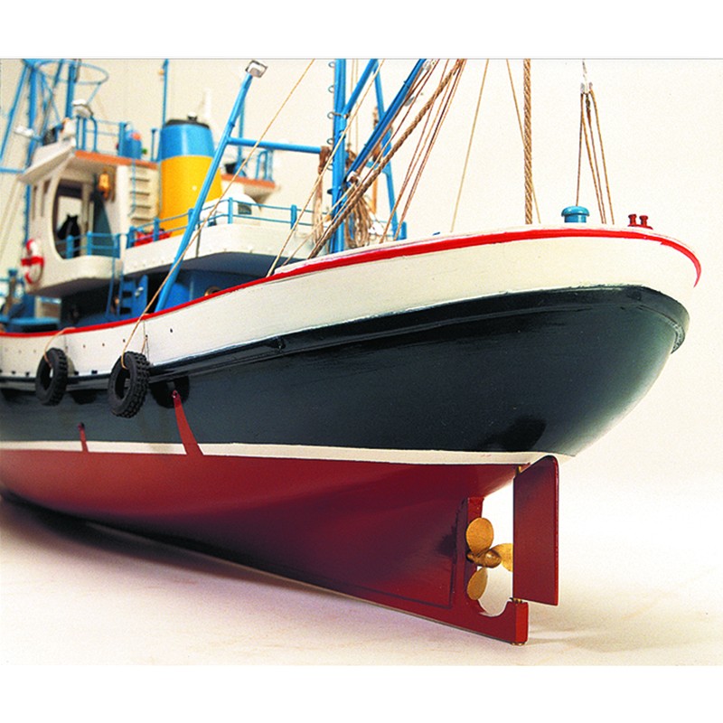 Fishing boat, a Cantabrian fishing boat.