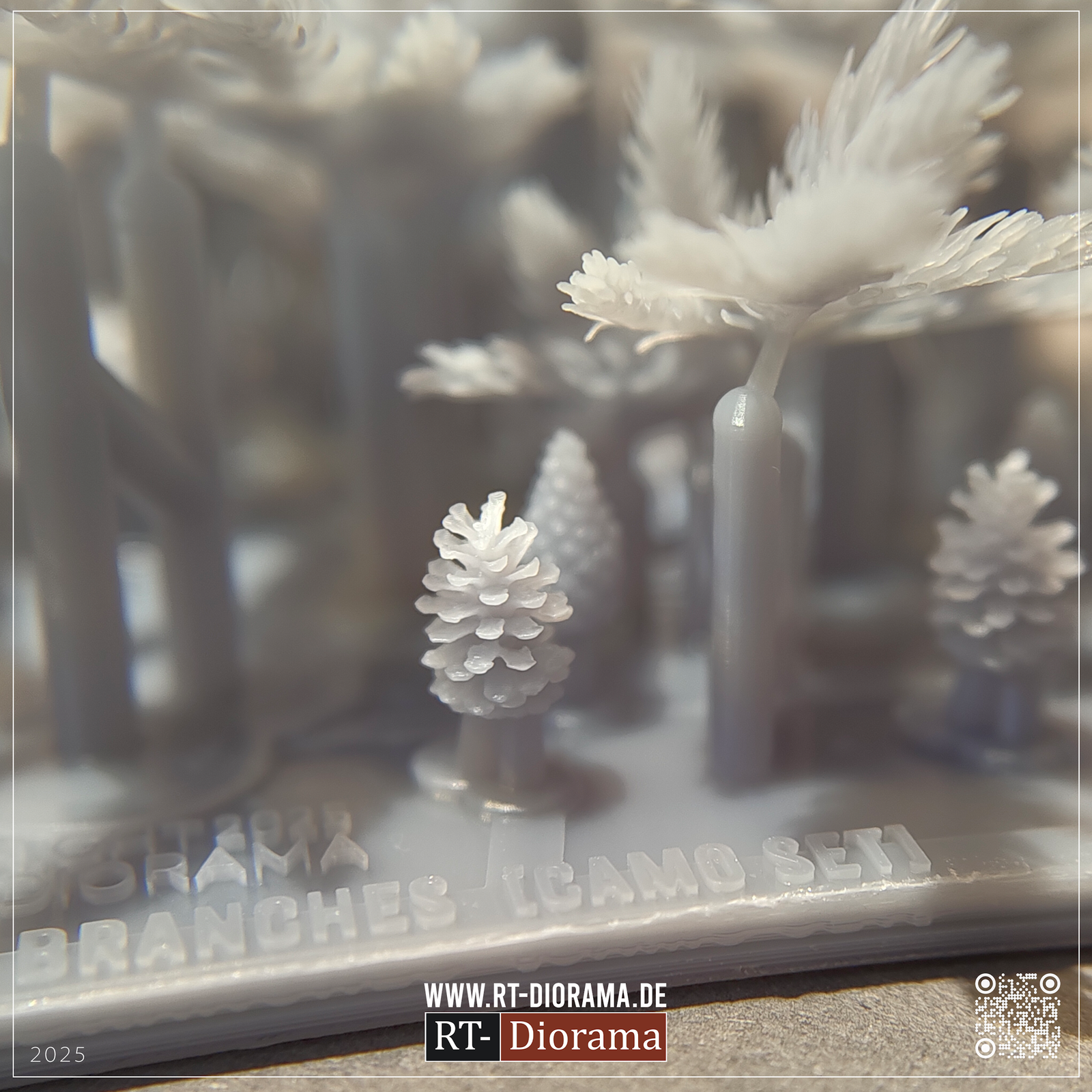 RT Diorama 1/16 Coniferous Branches [Camo Foliage] - Hobby Sense