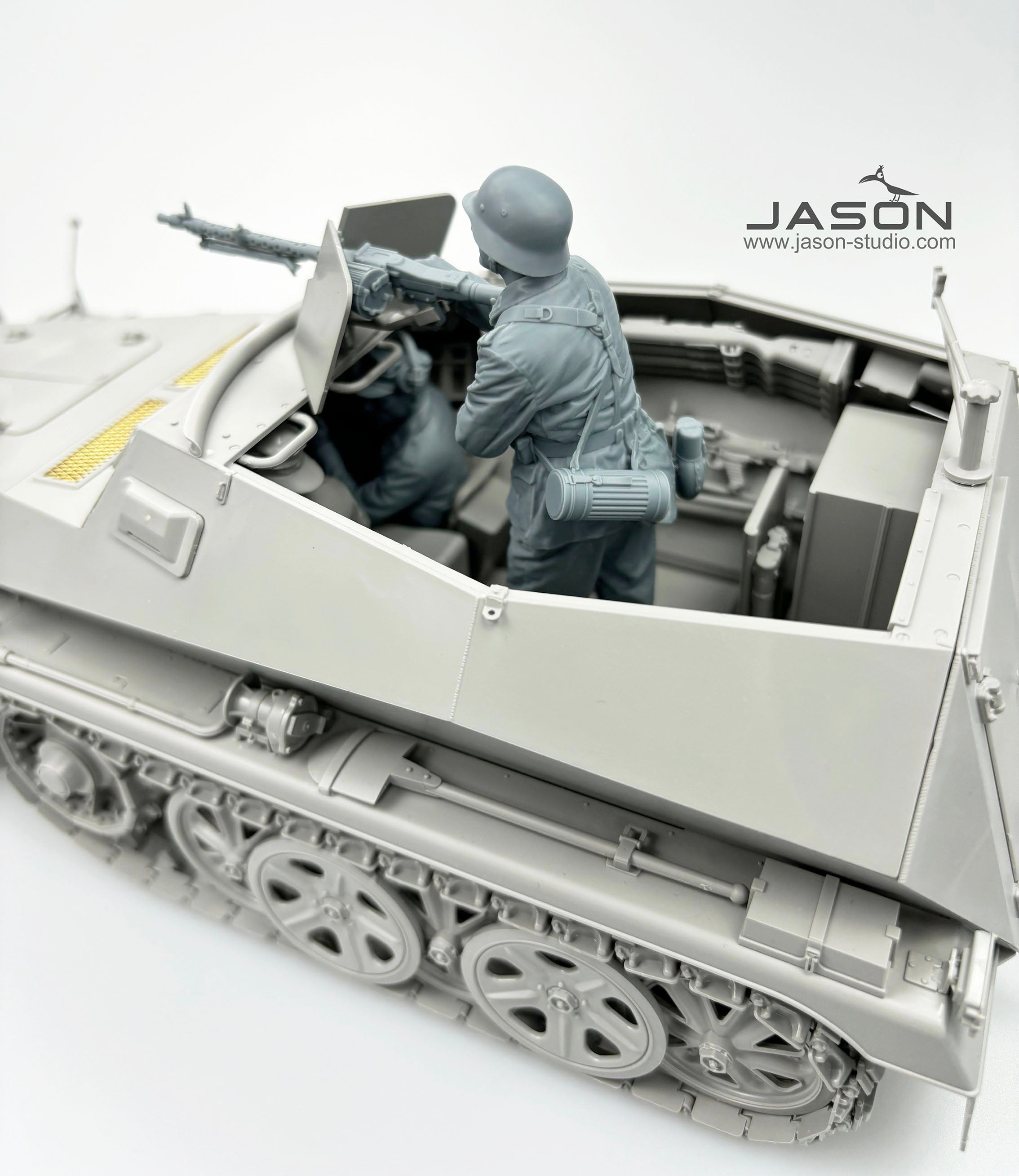 1/16 German Sd.Kfz. 250/1 Ausf.A Half Track Gunner, Resin - Hobby Sense