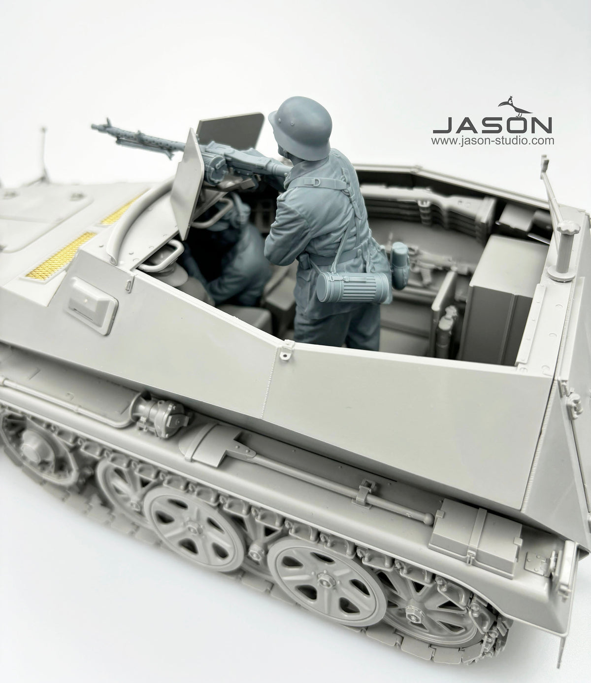 1/16 German Sd.Kfz. 250/1 Ausf.A Half Track Gunner, Resin - Hobby Sense