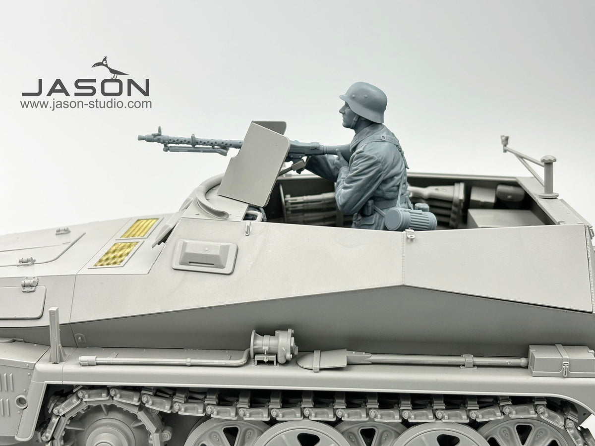 1/16 German Sd.Kfz. 250/1 Ausf.A Half Track Gunner, Resin - Hobby Sense