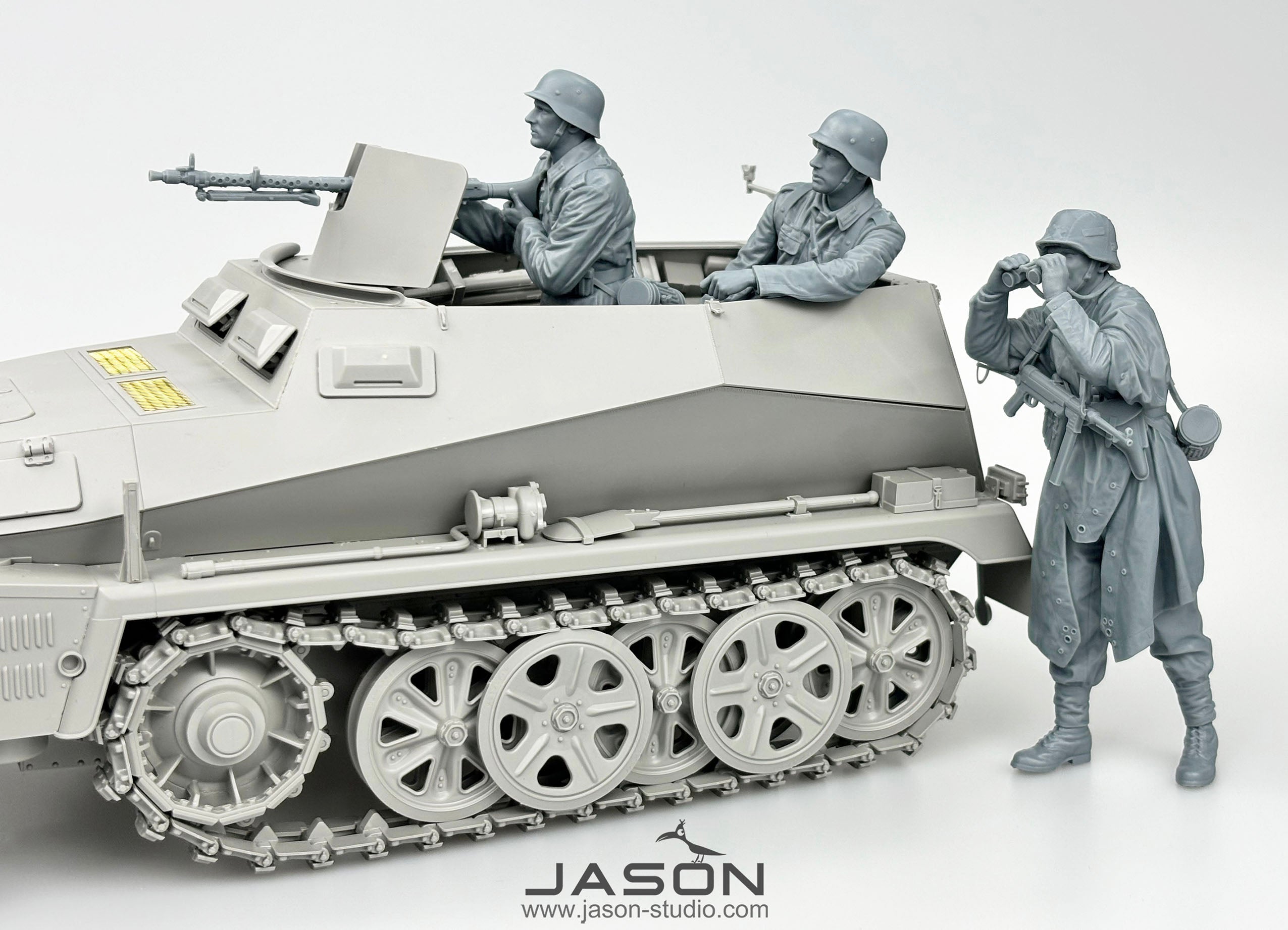 1/16 German Sd.Kfz. 250/1 Ausf.A Halftrack Crew. Resin - Hobby Sense