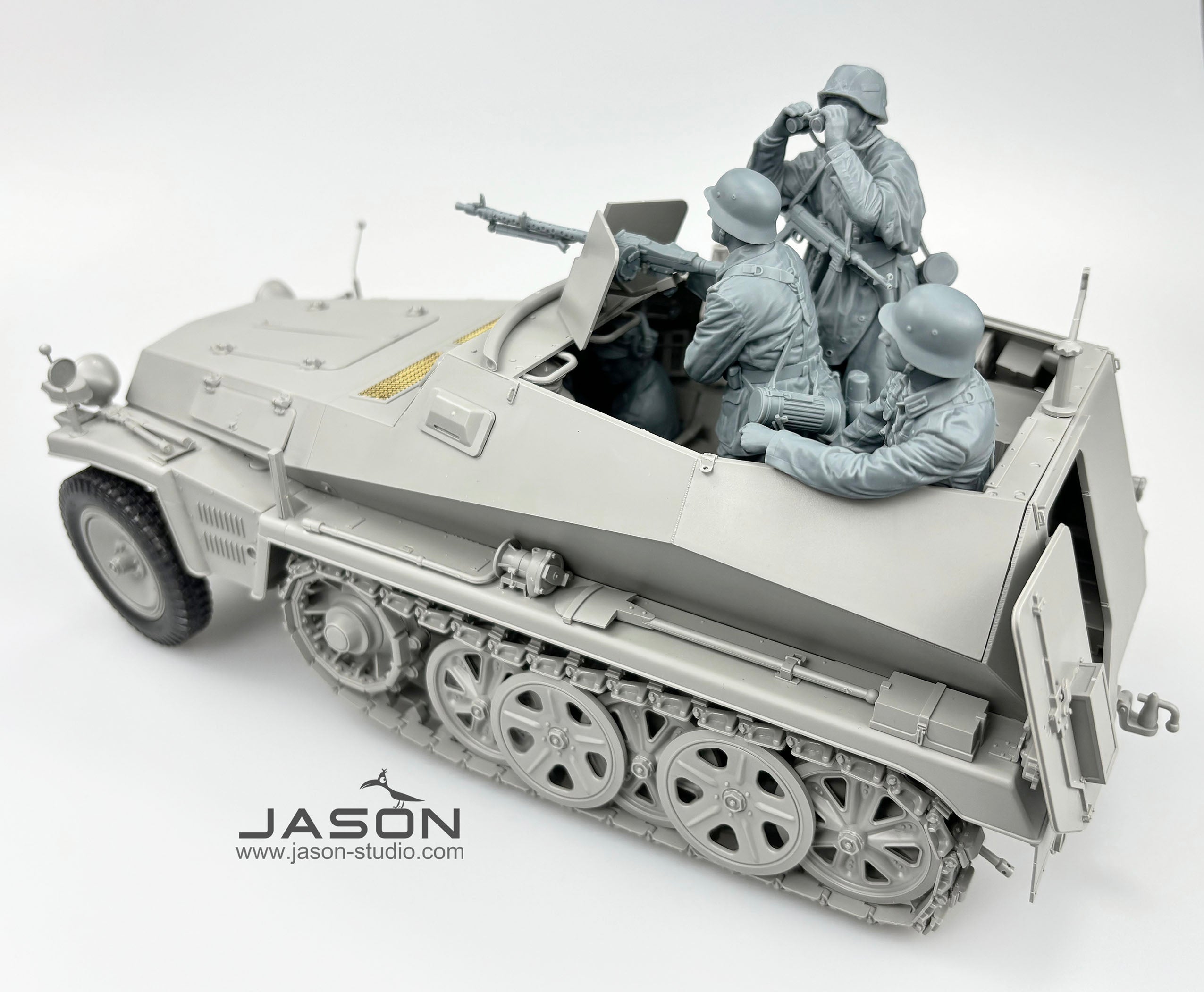1/16 German Sd.Kfz. 250/1 Ausf.A Halftrack Crew. Resin - Hobby Sense