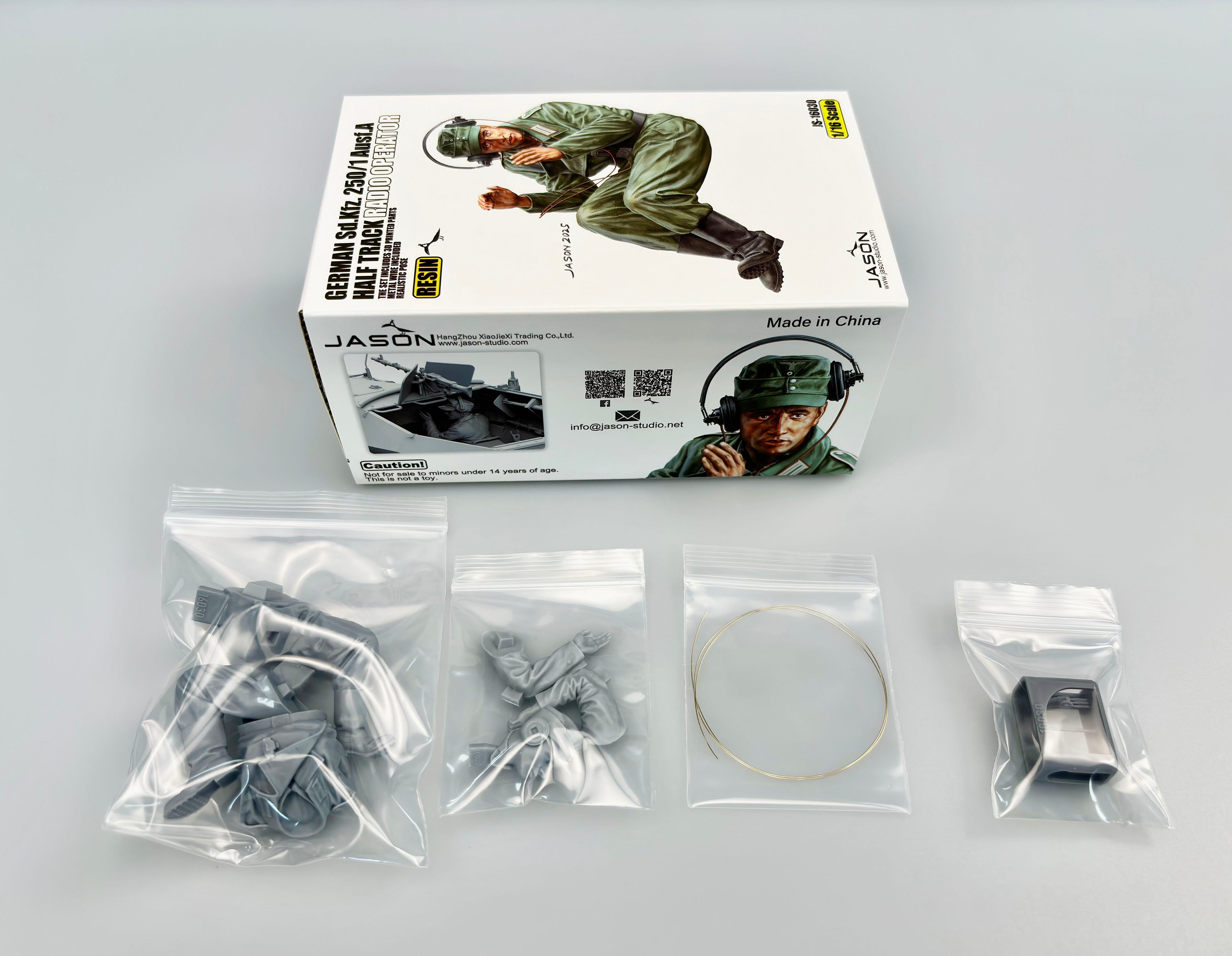 1/16 German Sd.Kfz. 250/1 Ausf.A Half Track Radio Operator, Resin - Hobby Sense