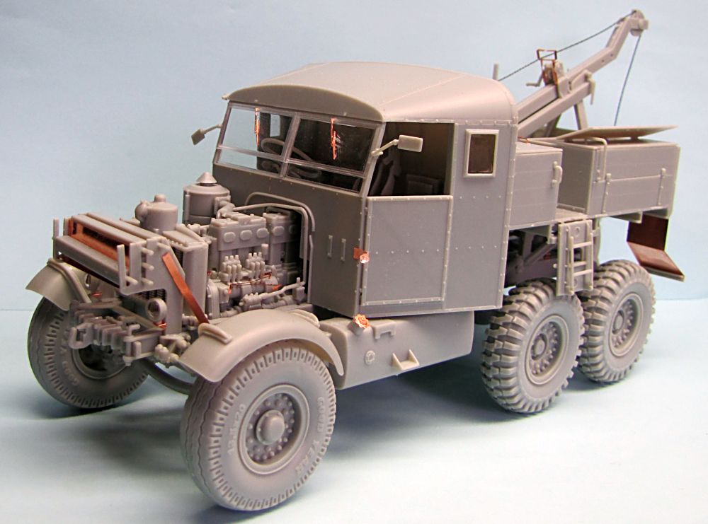 Thunder Model 1/35 British Scammell Pioneer SV/2S Recovery Tractor