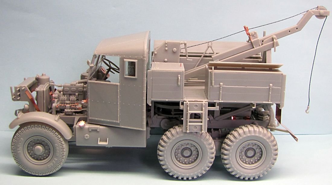 Thunder Model 1/35 British Scammell Pioneer SV/2S Recovery Tractor
