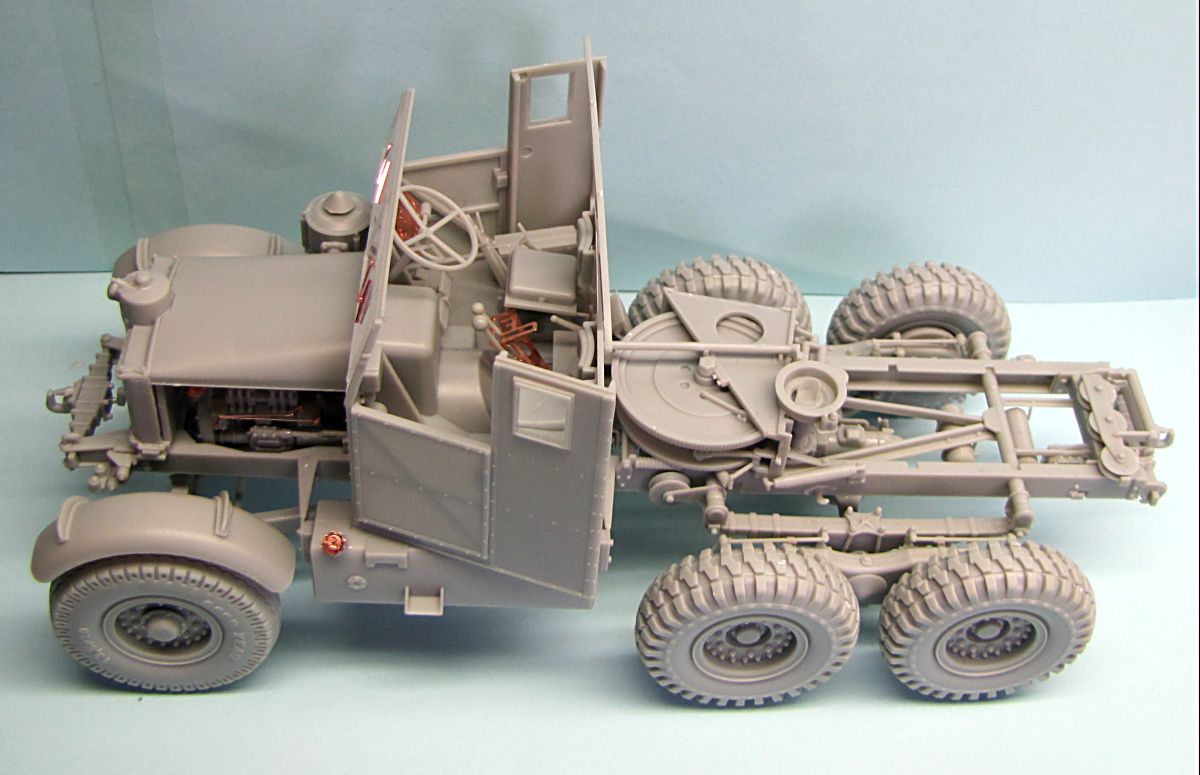 Thunder Model 1/35 British Scammell Pioneer SV/2S Recovery Tractor