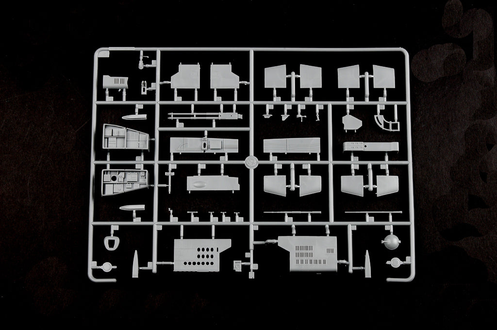 1/32 Su-25UB Frogfoot B - Hobby Sense