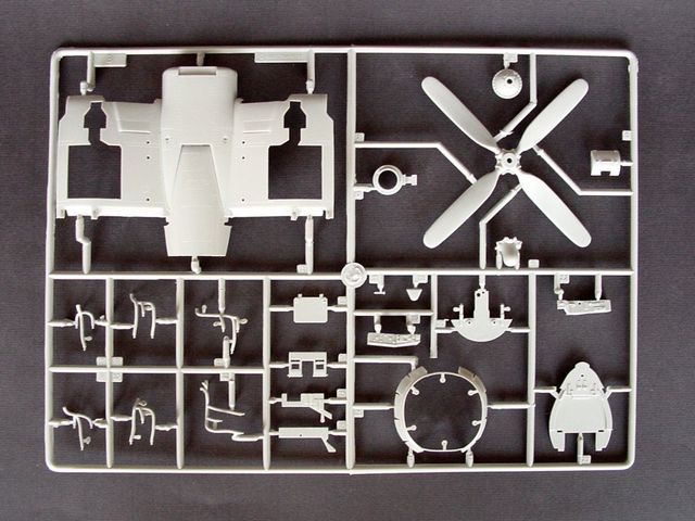 1/32 Vought F4U4 Corsair - Hobby Sense