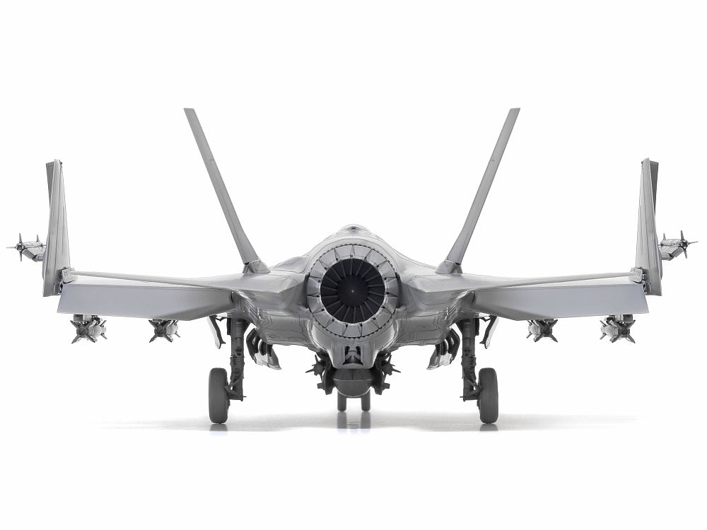 1/48 Lockheed Martin F35C Lightning II - Hobby Sense