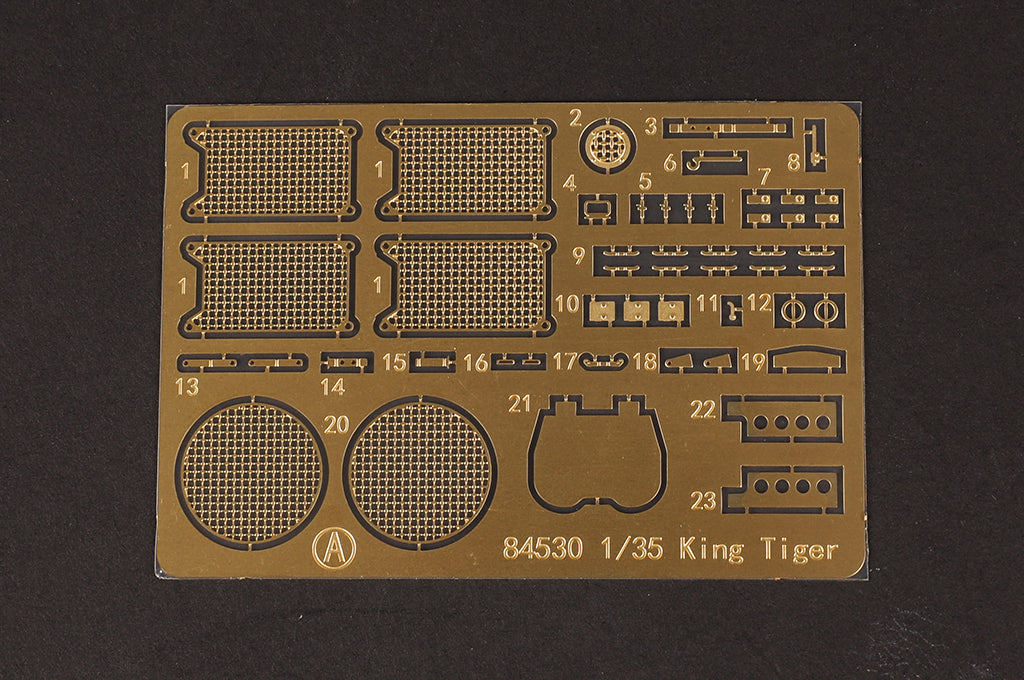 1/35 Pz.Kpfw.VI Sd.Kfz.182 Tiger Tank II (Henschel 105mm) - Hobby Sense