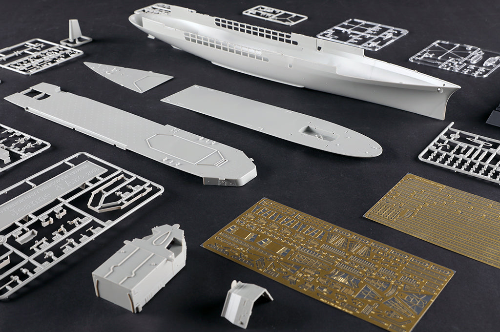 1/350 French Navy Helicopter Cruiser Jeanne d’Arc - Hobby Sense