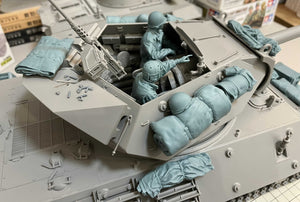 1/16 US M8 Greyhound Crew, RESIN - Hobby Sense