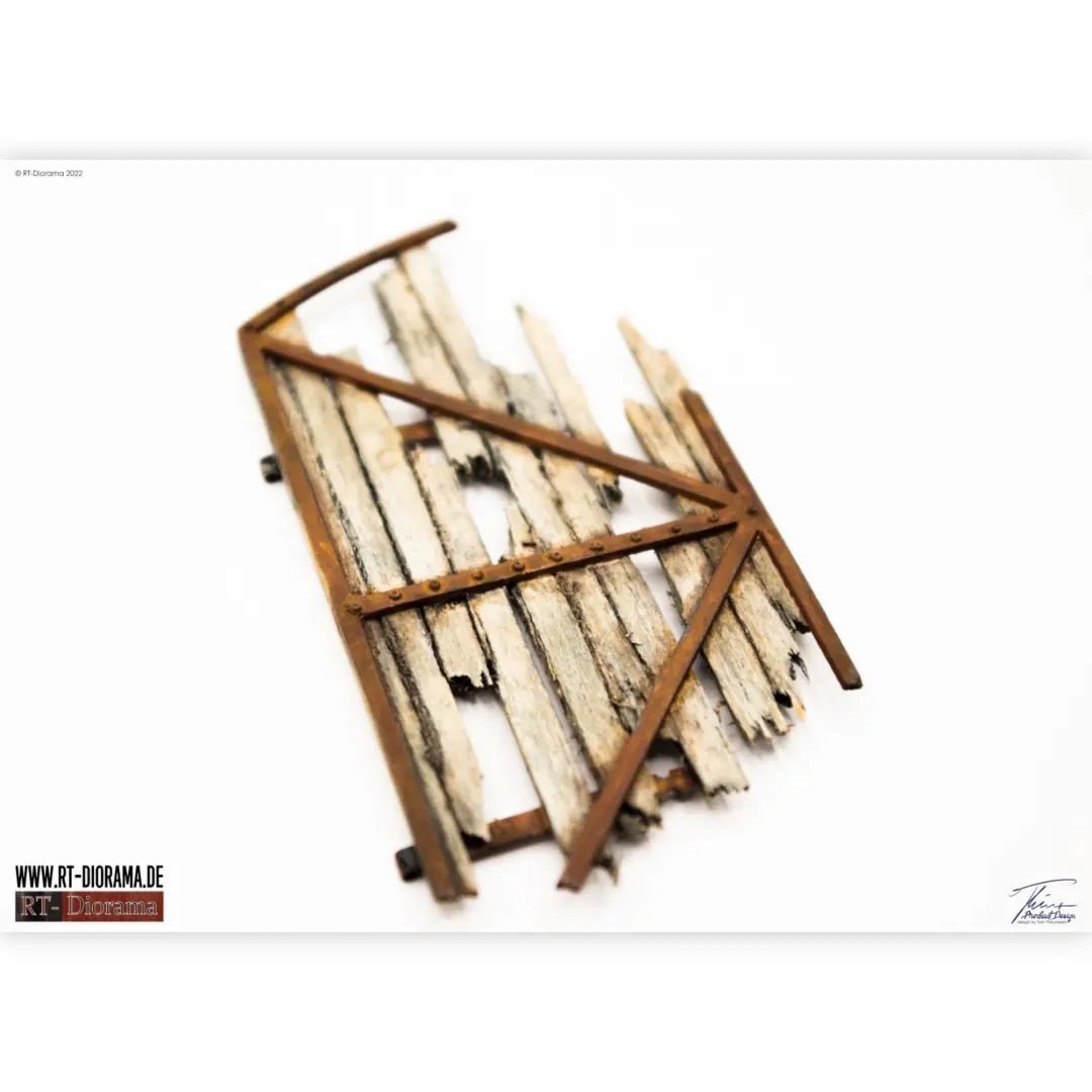 RT Diorama 1/35 Wooden Factory Gate - Hobby Sense