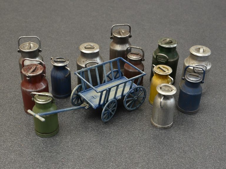 1/35 Milk Cans with Small Cart - Hobby Sense