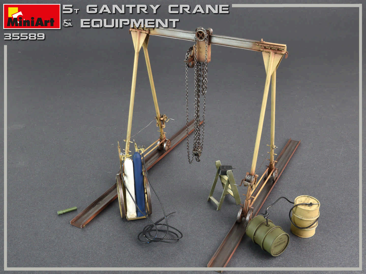 1/35 5 Ton Gantry Crane & Equipment - Hobby Sense