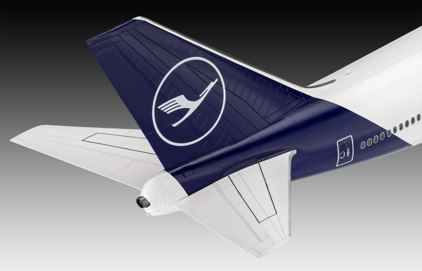 Revell 1/144 Boeing 747-8 Lufthansa 