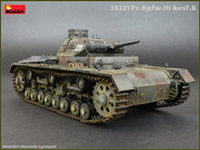 1/35 Pz.Kpfw.3 Ausf.B Panzer Tank w/Crew - Hobby Sense