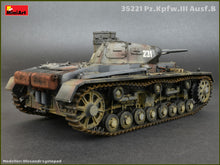 1/35 Pz.Kpfw.3 Ausf.B Panzer Tank w/Crew - Hobby Sense