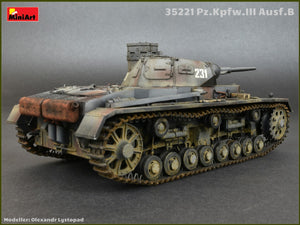 1/35 Pz.Kpfw.3 Ausf.B Panzer Tank w/Crew - Hobby Sense