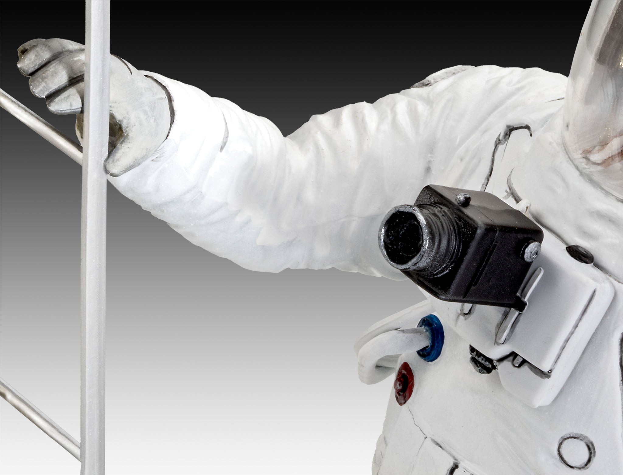 1/8 Apollo 11 Astronaut on the Moon - Hobby Sense