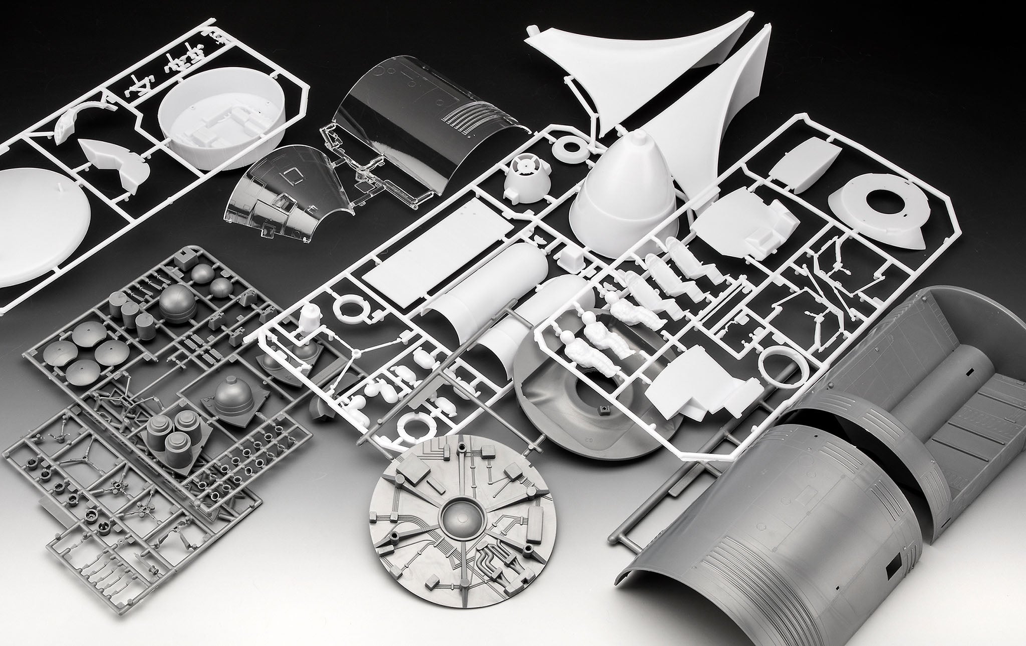 1/32 Apollo 11 Spacecraft with Interior - Hobby Sense