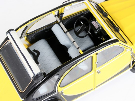 1/24 Citroen 2CV Charleston - Hobby Sense