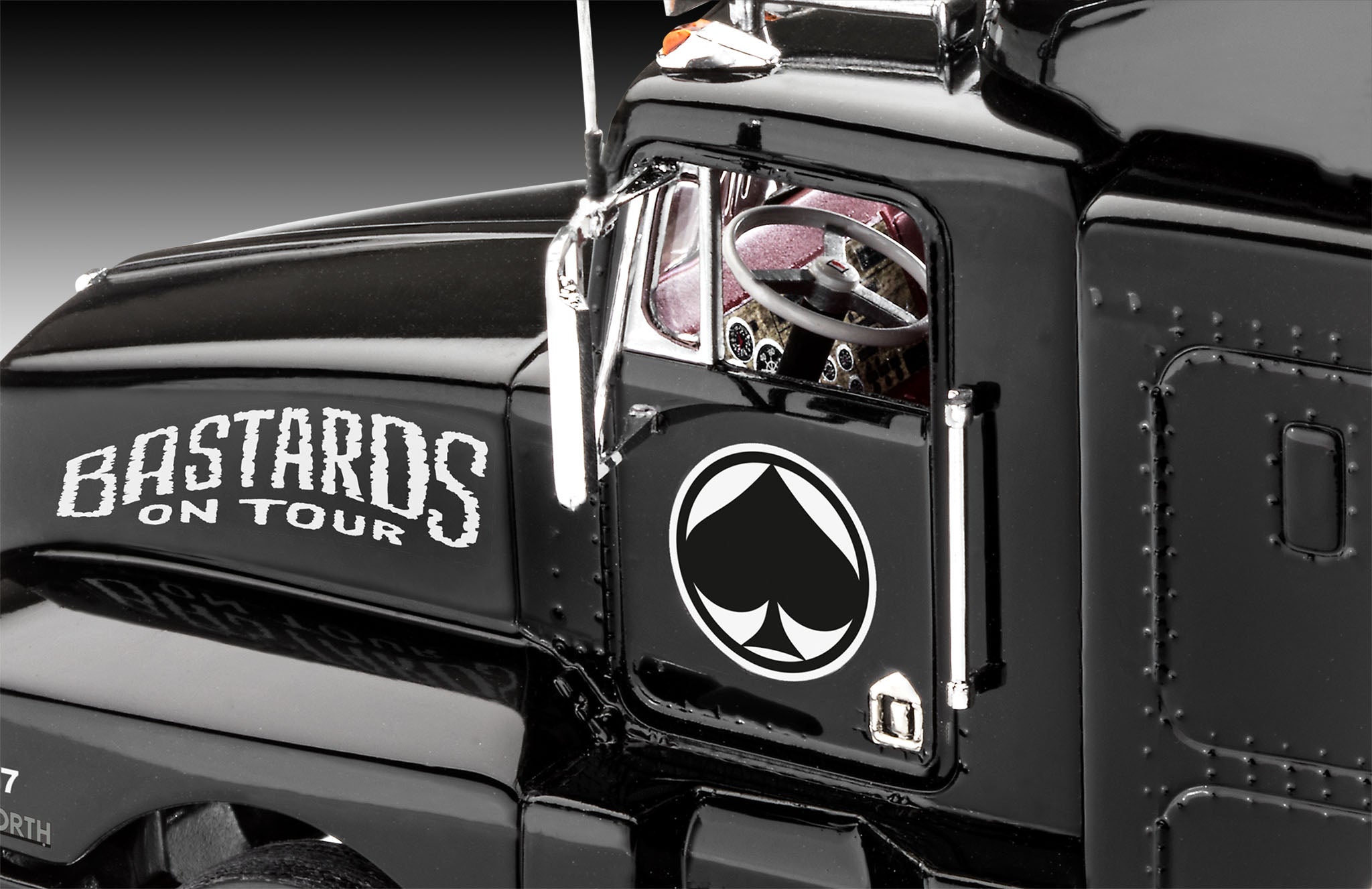 1/32 Tour Truck Motorhead - Hobby Sense