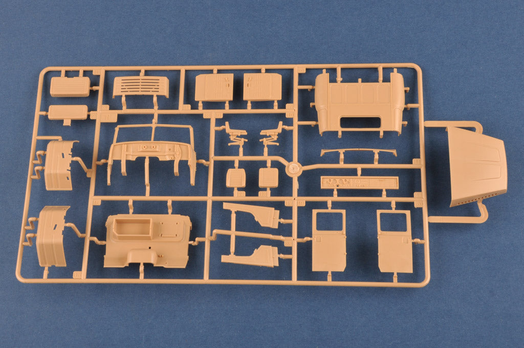 1/35 Russian KrAZ-260B Tractor with MAZ/ChMZAP-5247G Semitrailer - Hobby Sense