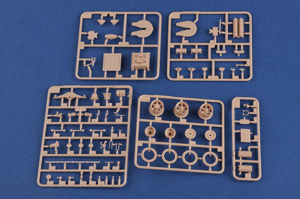 1/35 Ukraine KrAZ-6446 Tractor with MAZ/ChMZAP-5247G Semitrailer and Russian 7-62 Mod. 1960 Tank - Hobby Sense