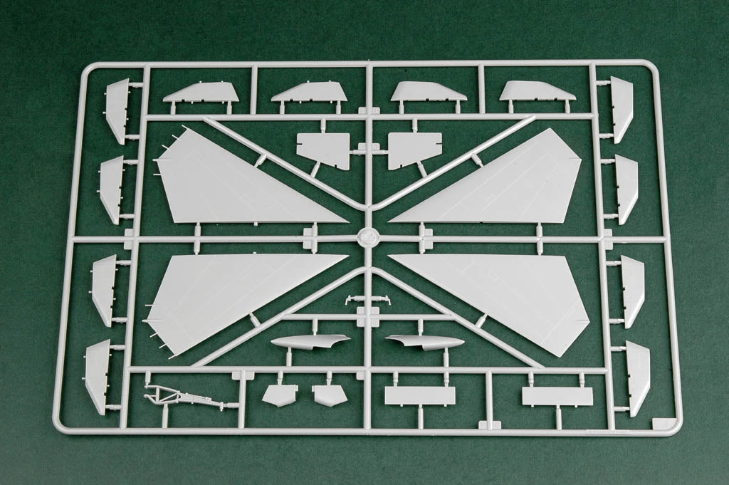 1/48 EF111A Raven - Hobby Sense
