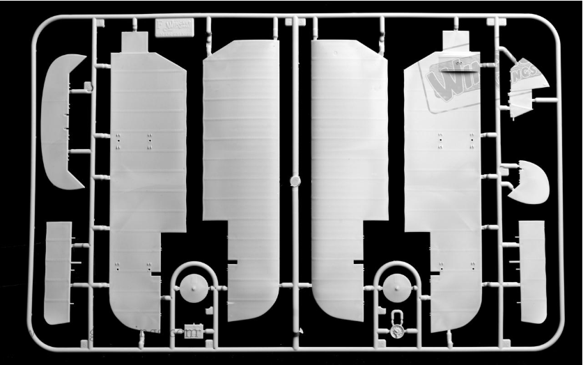 1/32 Sopwith F.1 Camel & LVG C.VI "The Duellists" - Hobby Sense