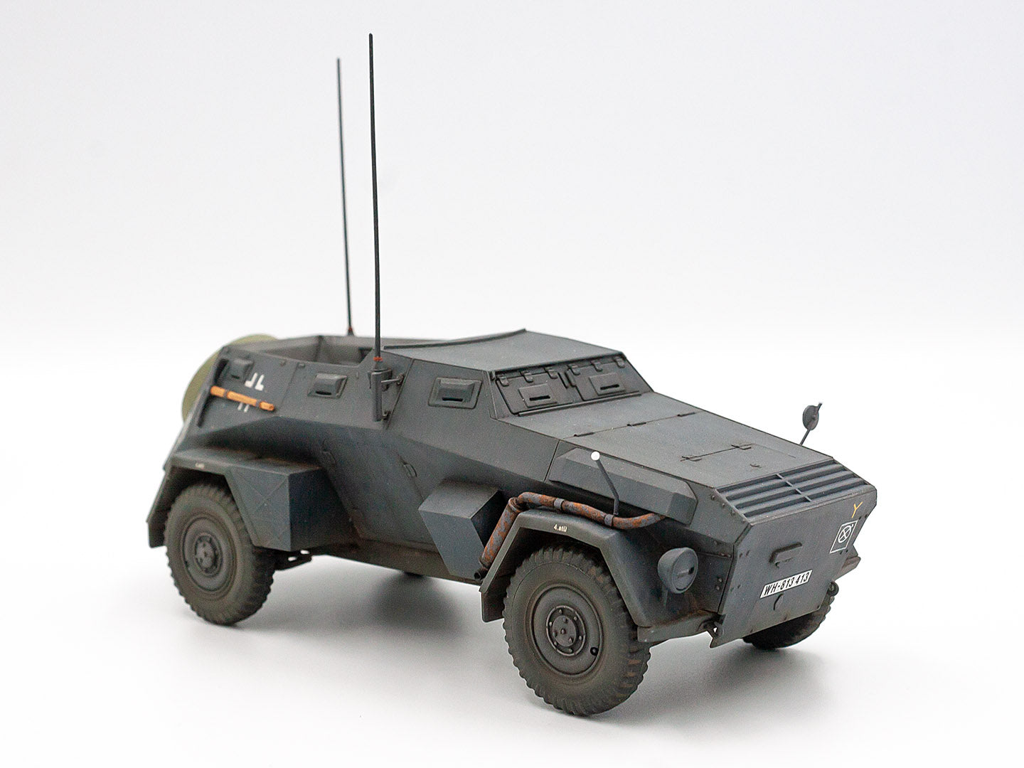 1/35 Sd.Kfz. 247 Ausf.B with Crew - Hobby Sense