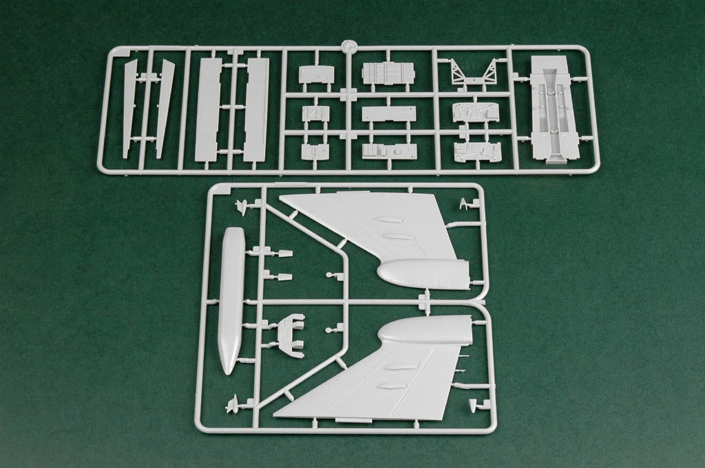 1/48 EF111A Raven - Hobby Sense
