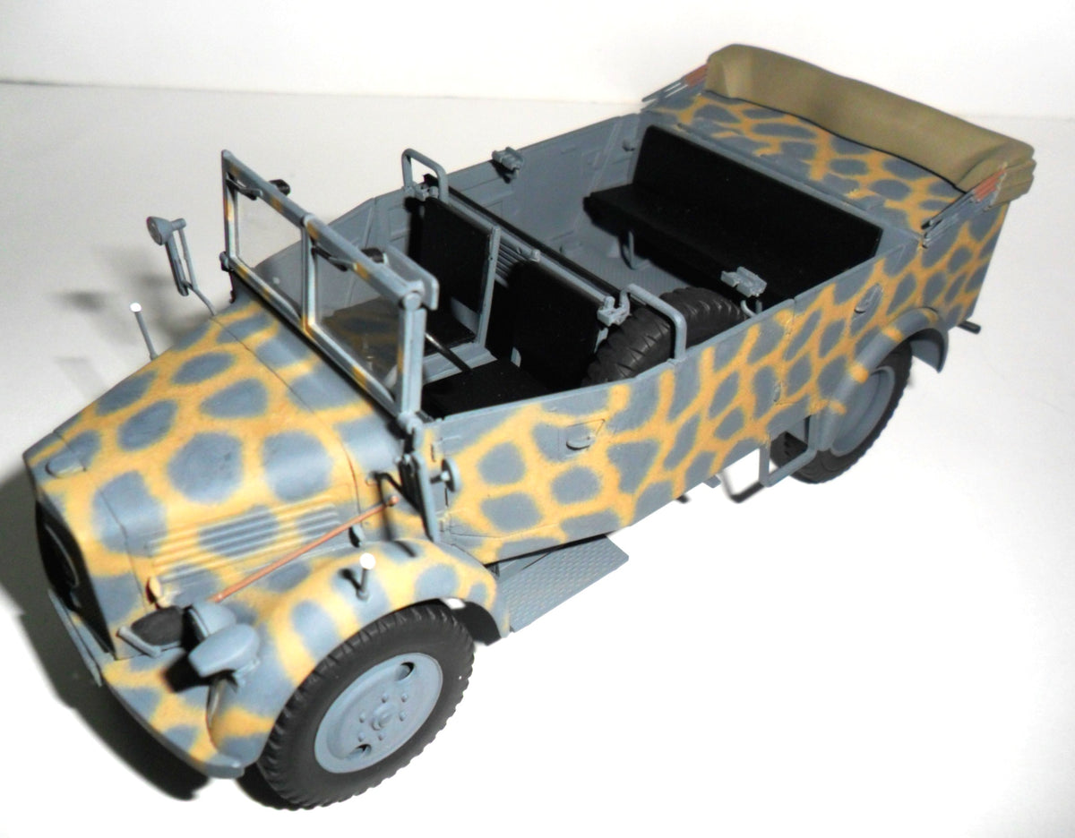 1/35 L1500A (Kfz.70) WWII German personnel car - Hobby Sense