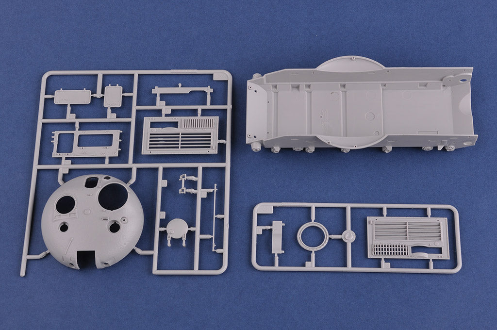 1/35 Ukraine KrAZ-6446 Tractor with MAZ/ChMZAP-5247G Semitrailer and Russian 7-62 Mod. 1960 Tank - Hobby Sense