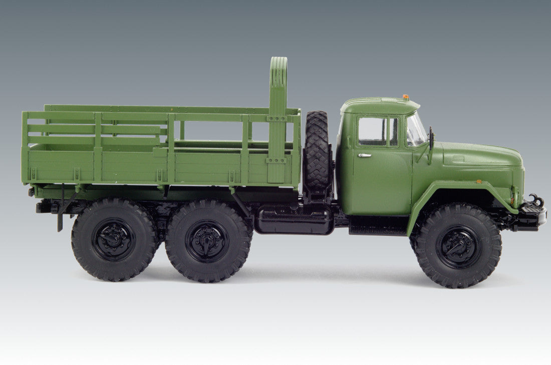 1/35 ZiL 131 Soviet Army truck. - Hobby Sense