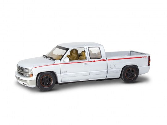 1/25 1999 Chevy Silverado Custom Pickup - Hobby Sense