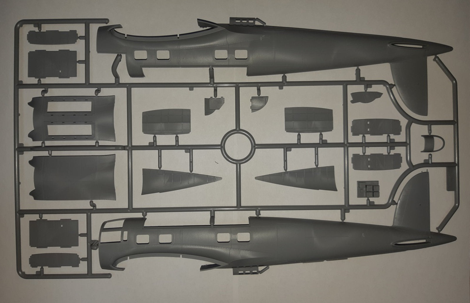 1/48 He 111H-20, WWII German Bomber - Hobby Sense
