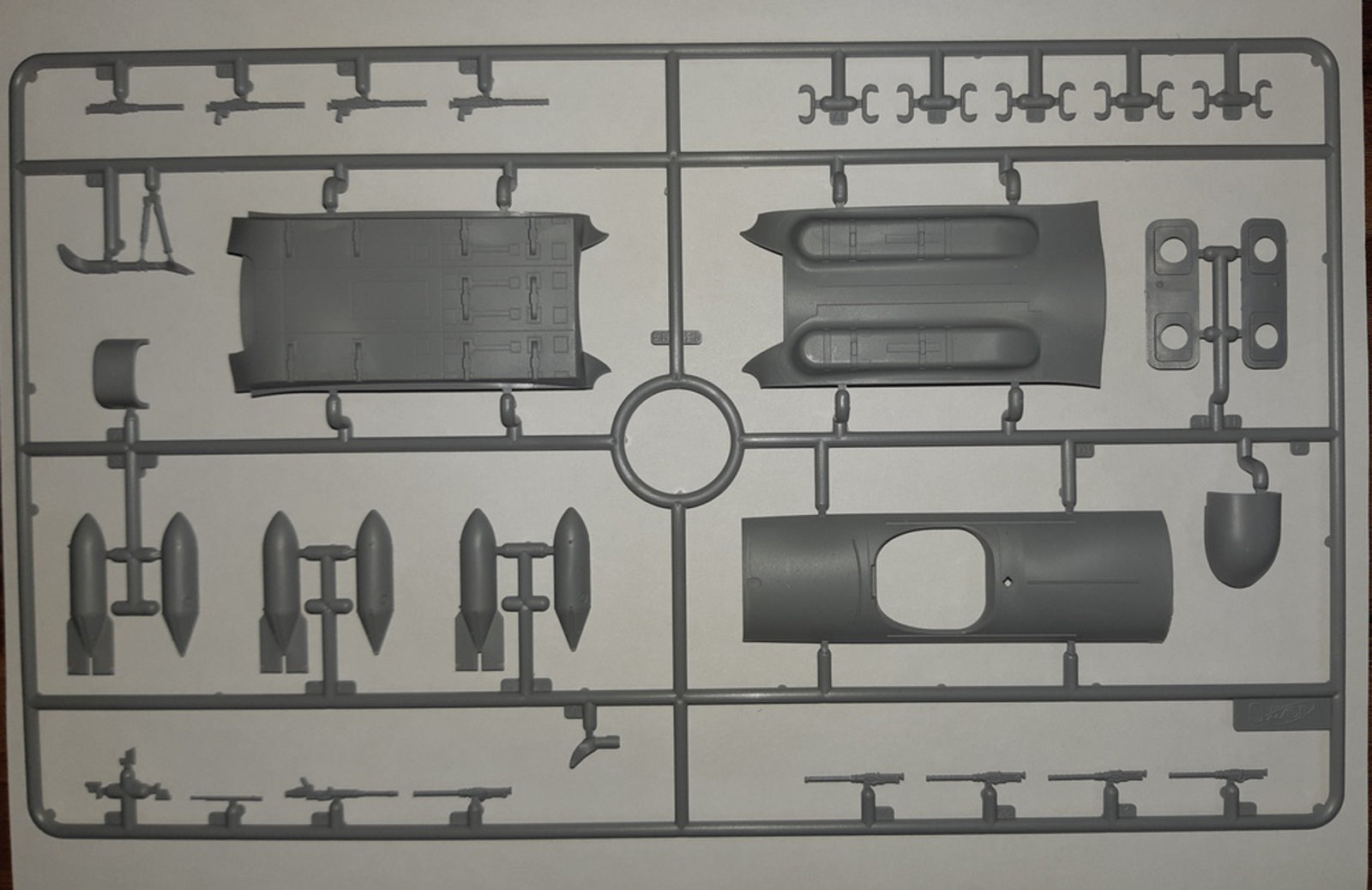 1/48 He 111H-20, WWII German Bomber - Hobby Sense