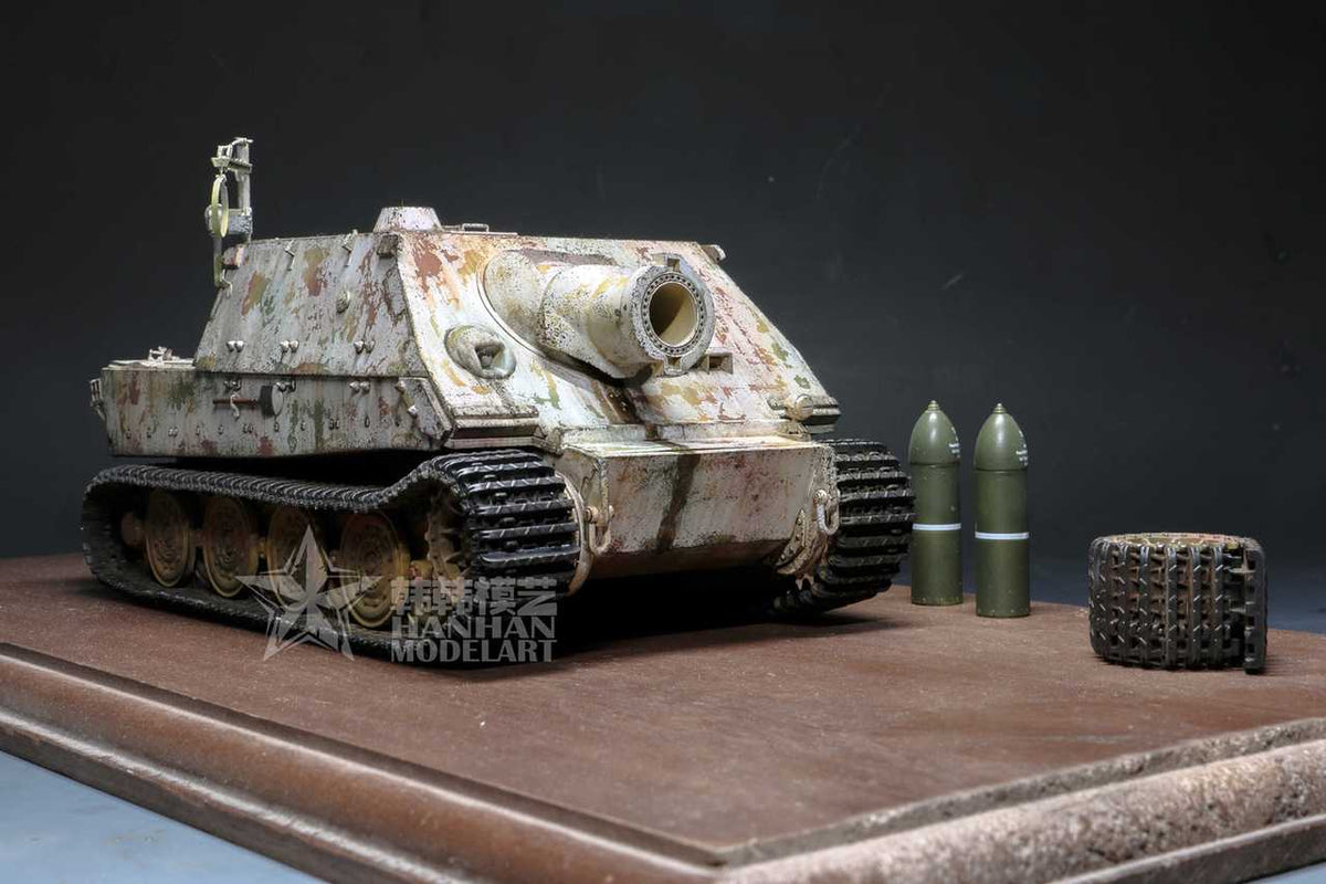 1/35 Sturmmorser Tiger with Full Interior - Hobby Sense