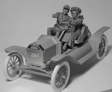 1/24 American Sport Car Drivers (1910s) (1 male, 1 female figures) - Hobby Sense