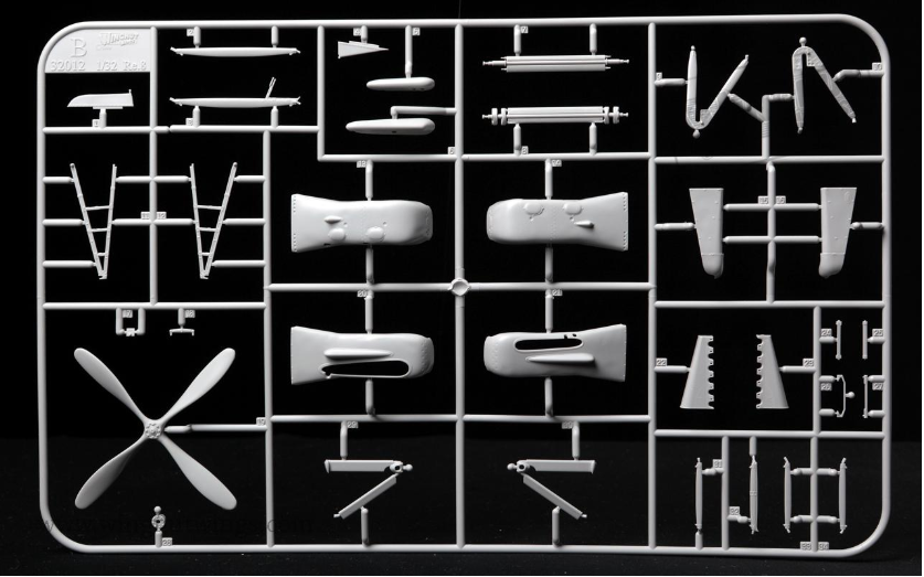 1/32 Halberstadt Cl.II & RE.8 Harry Tate "The Duellists" - Hobby Sense