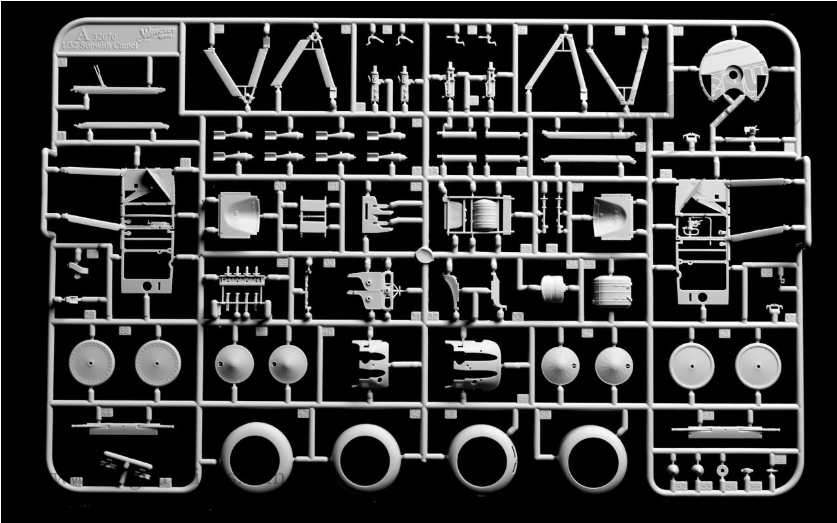 1/32 Sopwith F.1 Camel & LVG C.VI 