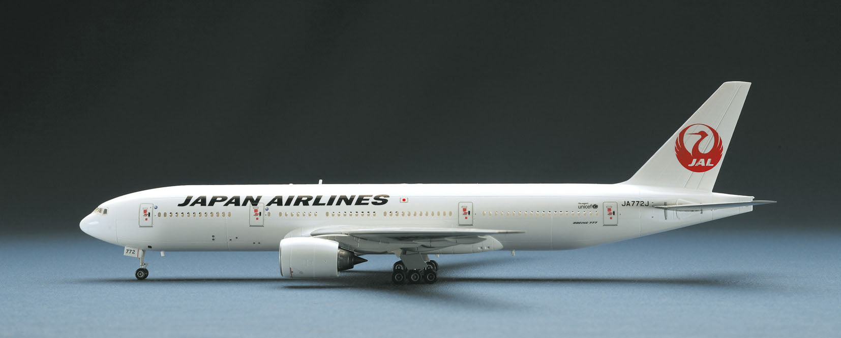 japan airlines 777-200 1:200 JA772J-