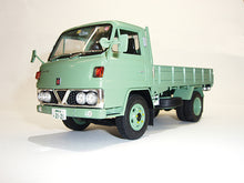 1/32 Mitsubishi Fuso Canter T200 1975 - Hobby Sense