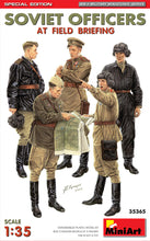 1/35 Soviet Officers at Field Briefing. Special Edition - Hobby Sense