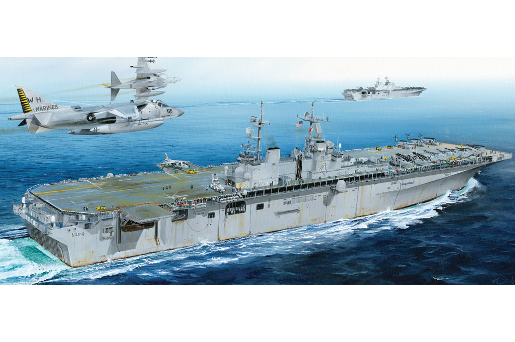 1/700 USS Boxer LHD-4 - Hobby Sense