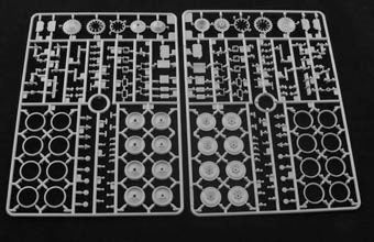 1/35 Panzerkampwagen II (FI) Sd.Kfz.122 w/UE Trailer - Hobby Sense