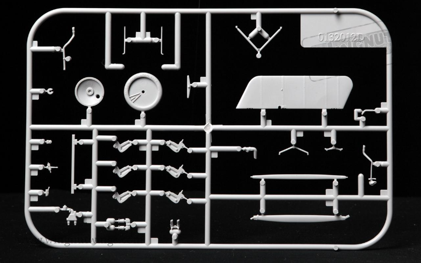 1/32 Halberstadt Cl.II & RE.8 Harry Tate "The Duellists" - Hobby Sense